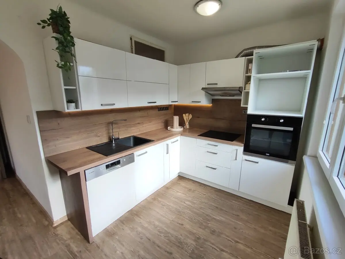 Prodej bytu 3+1 65 m², Jindřichův Hradec · 378 16