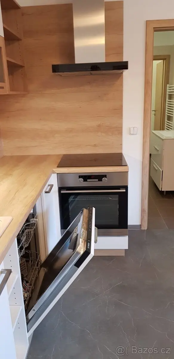 Pronájem bytu 1+kk, Benešov · 259 01