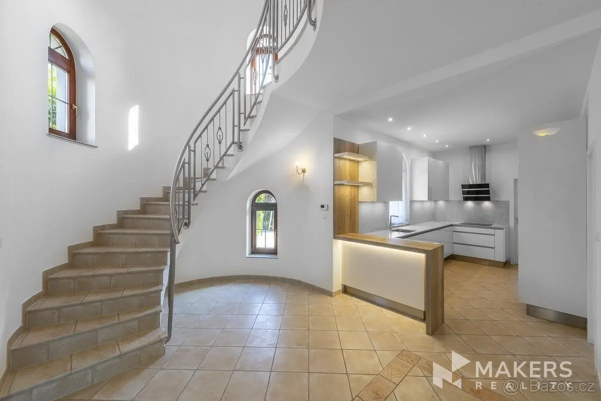 Pronájem domu 254 m², Praha 6 · 164 00