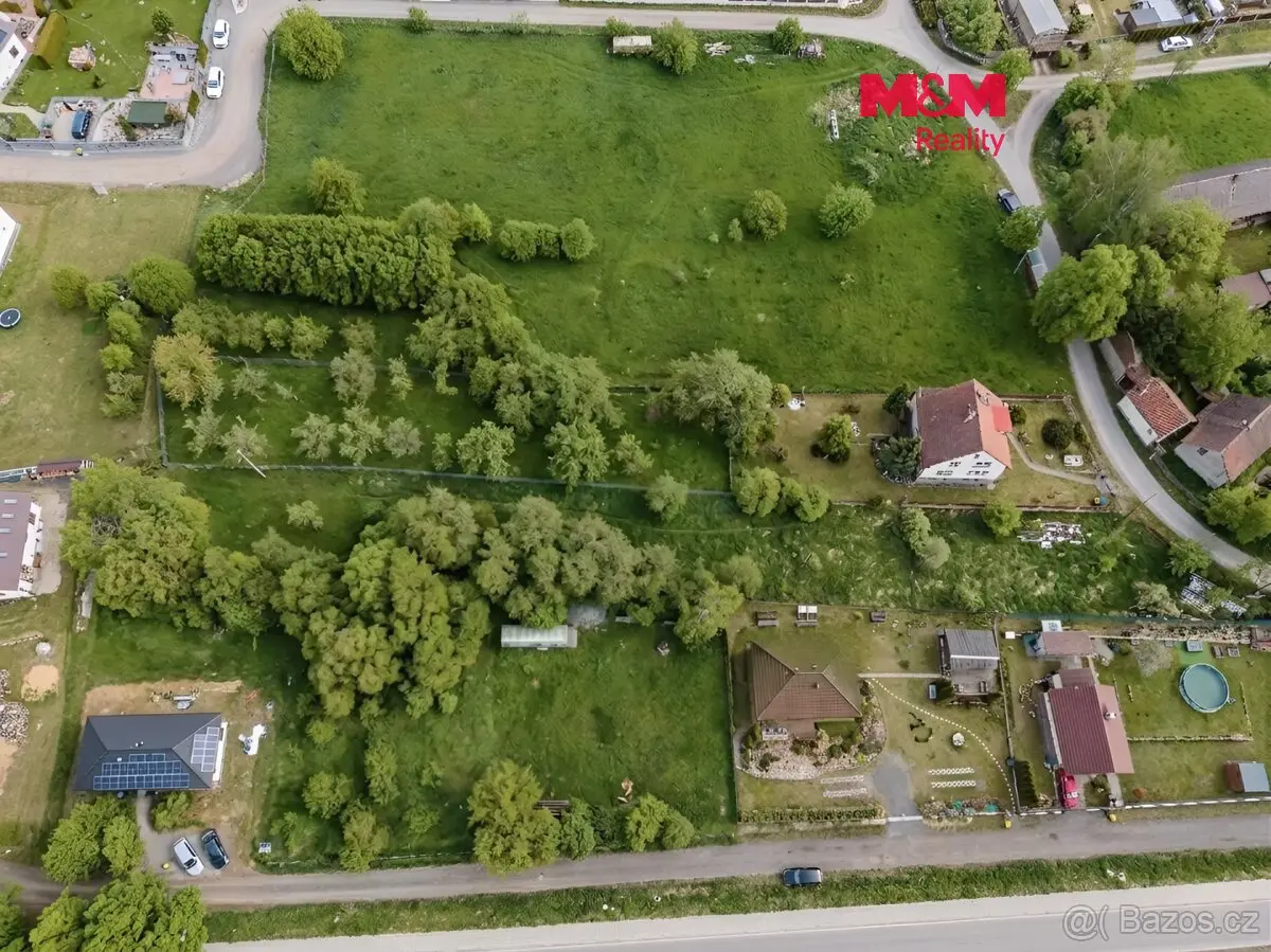 Prodej pozemku 2075 m², Benešov · 257 24
