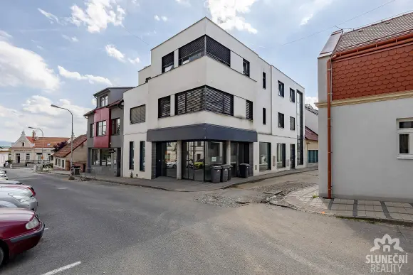 Pronájem bytu 2+1 69 m², Uherské Hradiště · 688 01