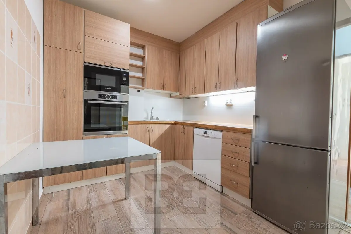 Pronájem bytu 2+1 49 m², Strašnice
