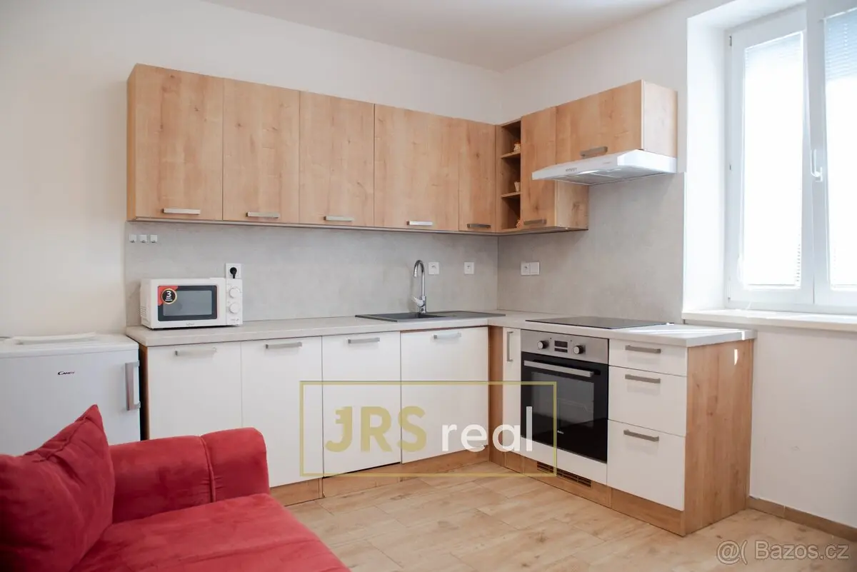 Pronájem bytu 2+kk 34 m², Hodonín · 696 48