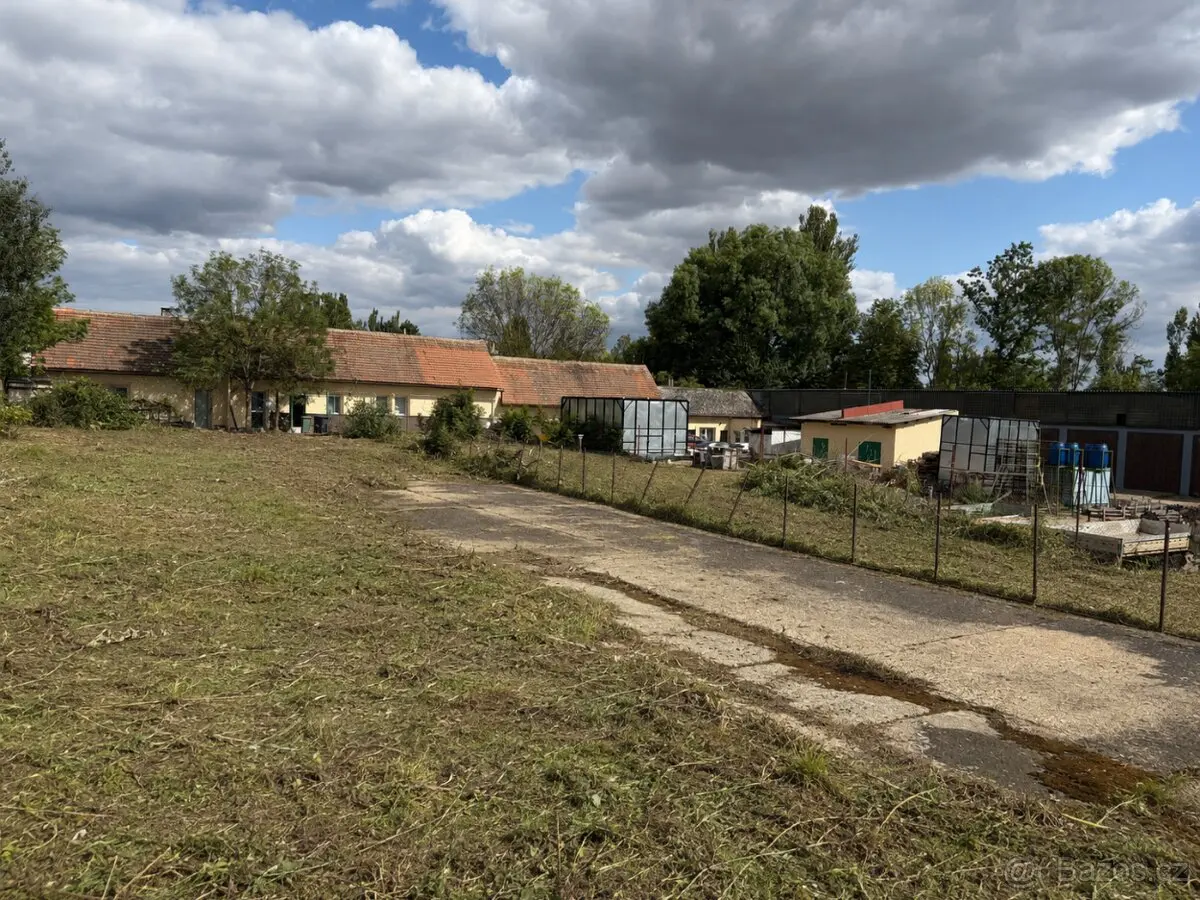 Pronájem pozemku 1500 m², Kladno · 273 22