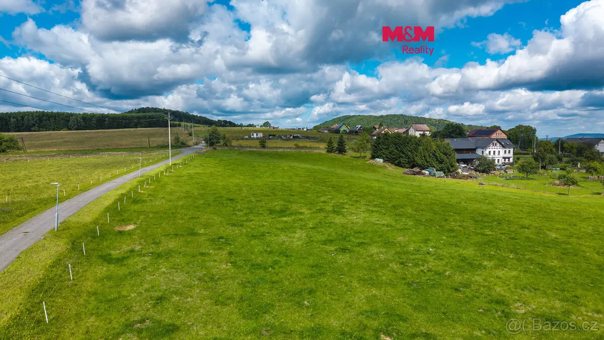Prodej pozemku 1527 m², Děčín