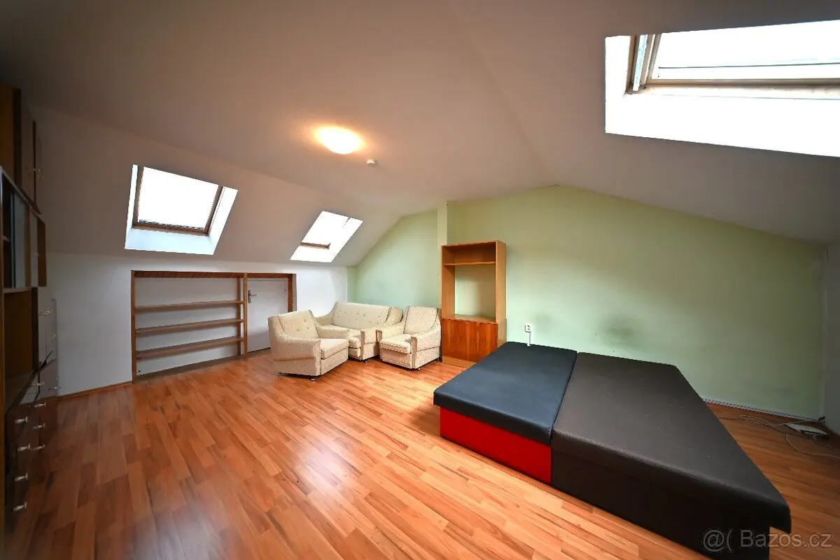 Pronájem bytu 2+1 102 m², Hodonín · 698 01