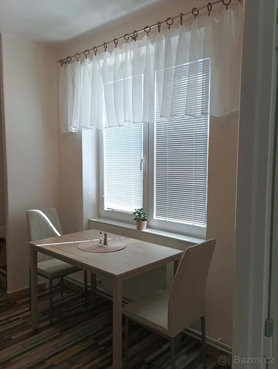 Pronájem bytu 1+1 42 m², Uherské Hradiště · 687 74