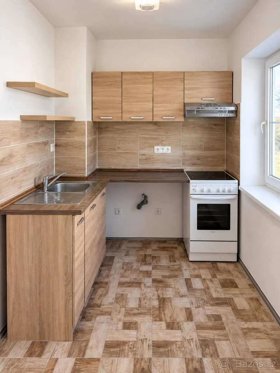 Pronájem bytu 1+1 44 m², Děčín