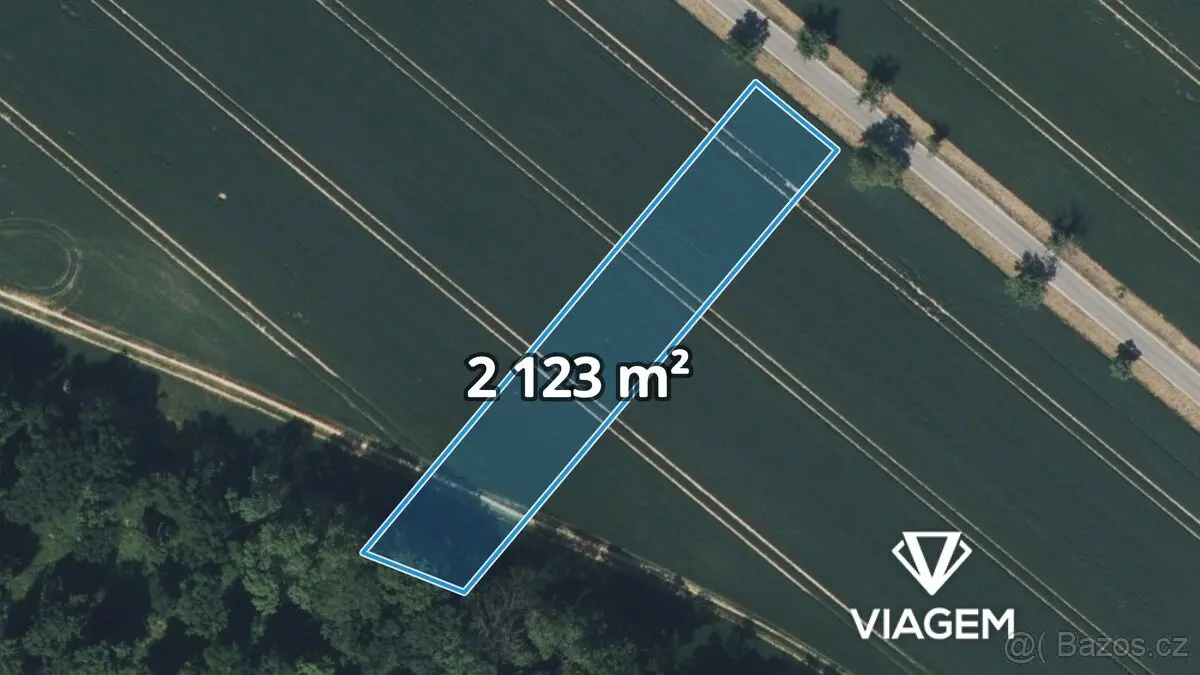 Prodej pozemku 2123 m², Mělník · 277 33