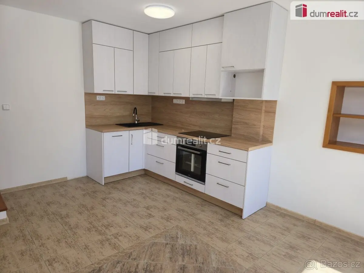 Pronájem bytu 3+kk 74 m², Nymburk · 289 25