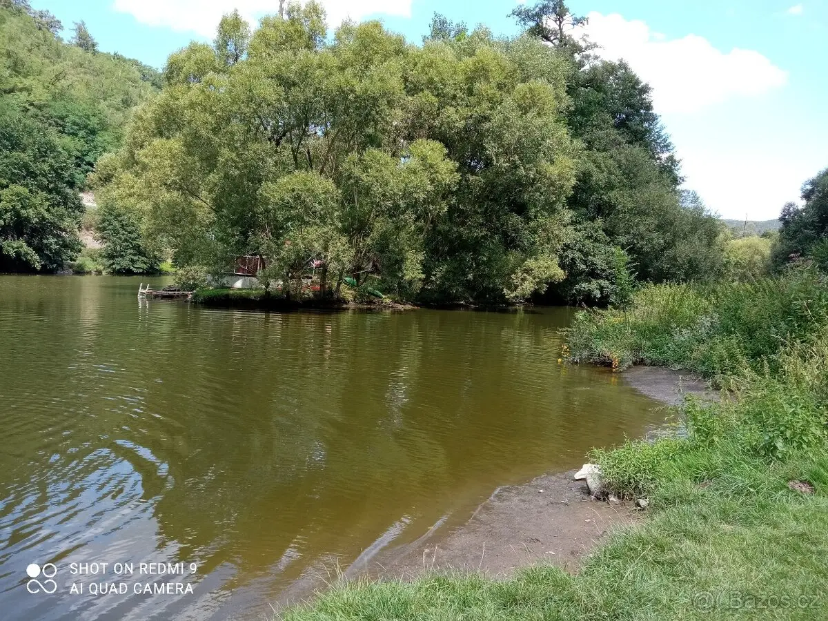 Pronájem pozemku 22000 m², Lipence