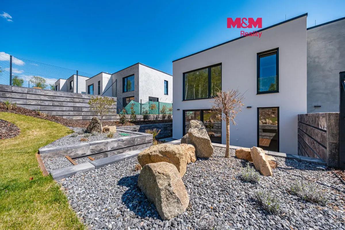Prodej domu 219 m², Velké Popovice