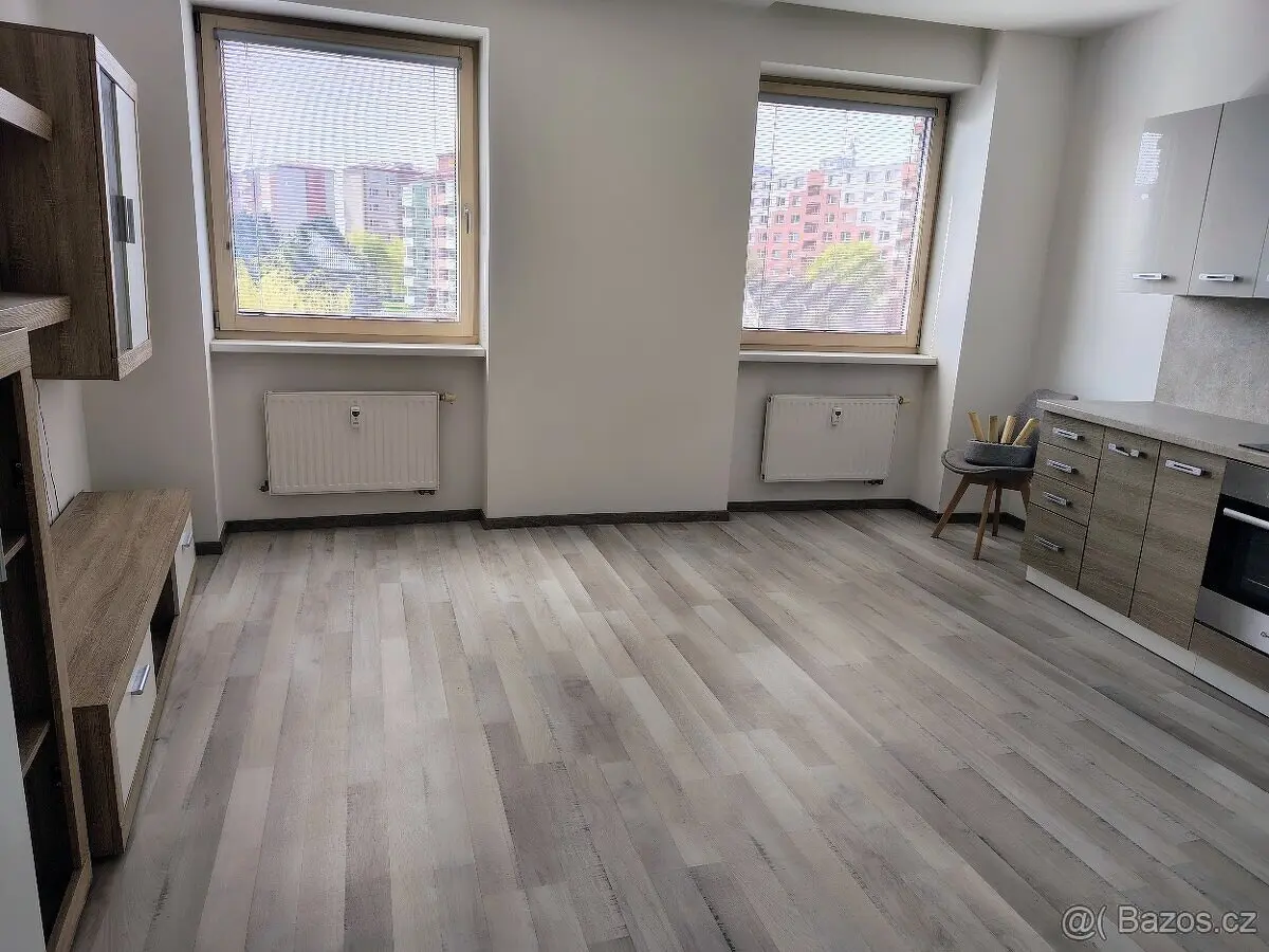 Prodej bytu 1+kk 28 m², Zlín · 765 02