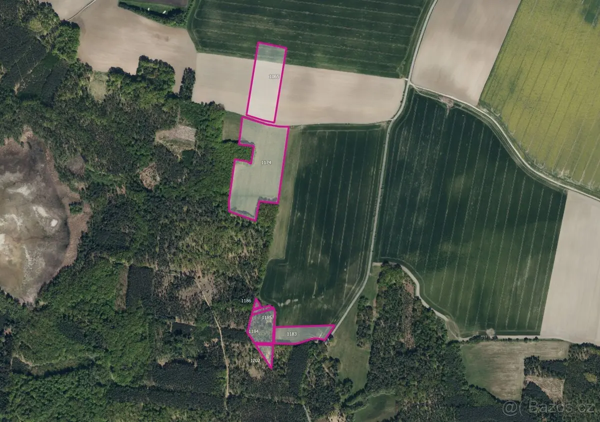 Prodej pozemku 14864 m², Pardubice · 533 41