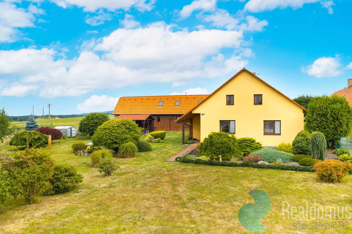 Prodej domu 2800 m², Český Krumlov · 382 91