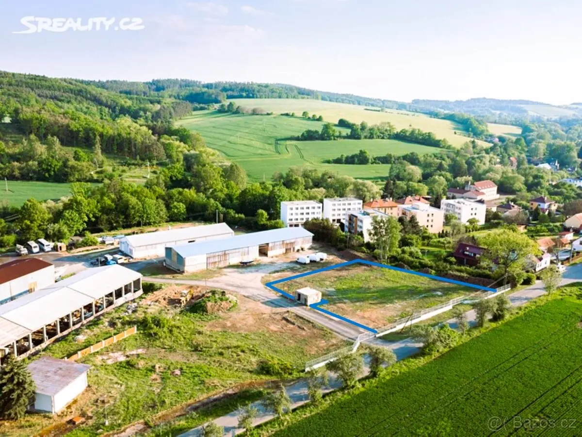 Pronájem pozemku 3000 m², Benešov · 257 44
