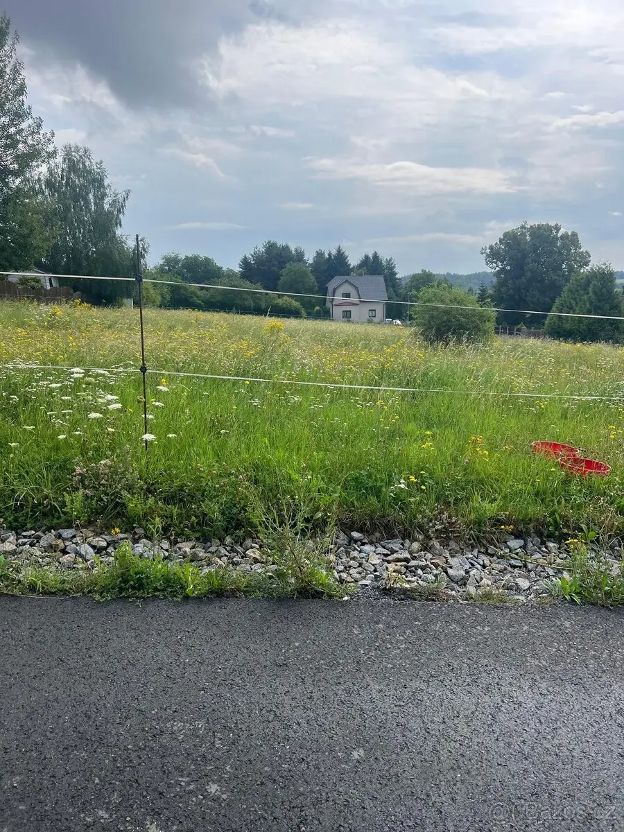 Prodej pozemku 1180 m², Velké Popovice