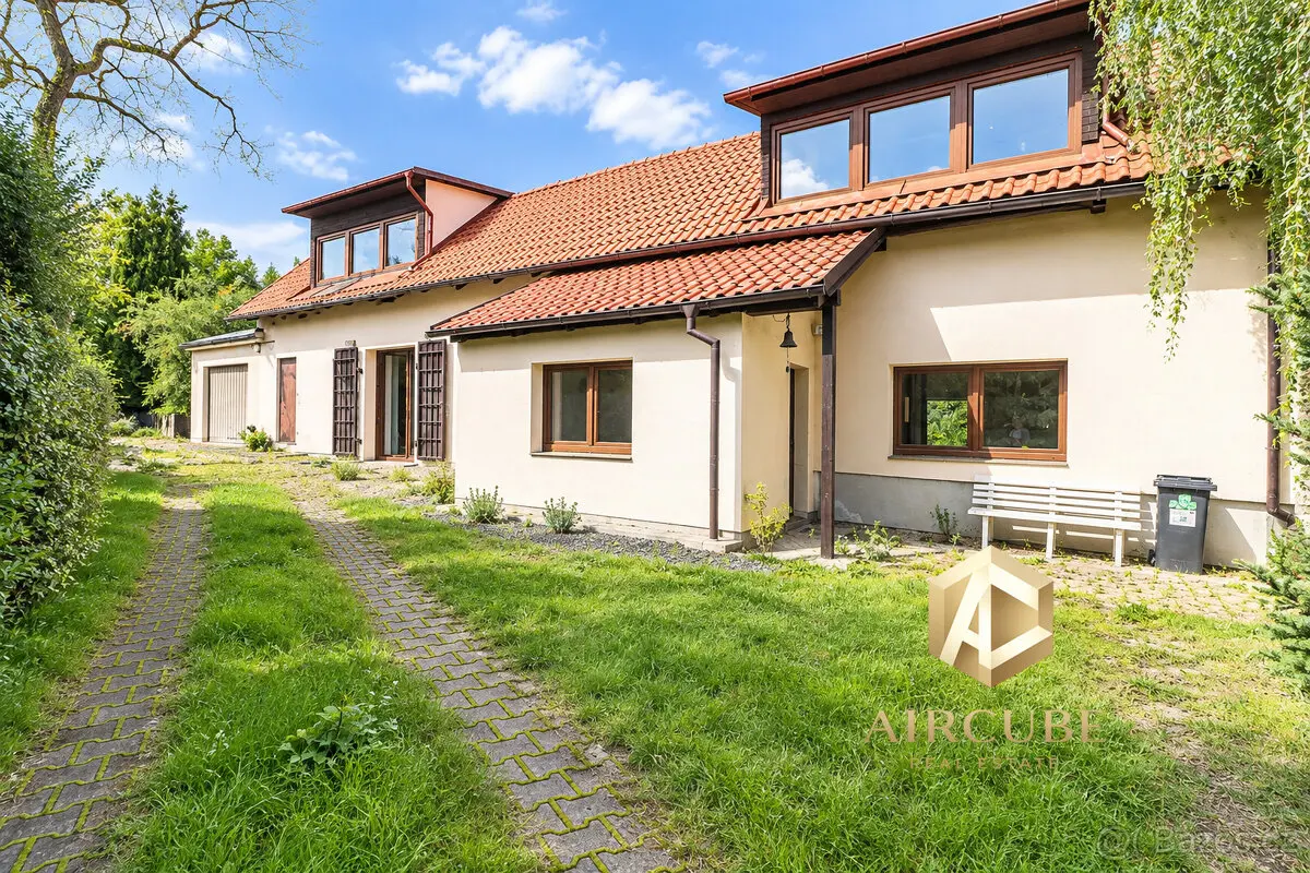 Pronájem domu 1379 m², Praha - západ · 252 41
