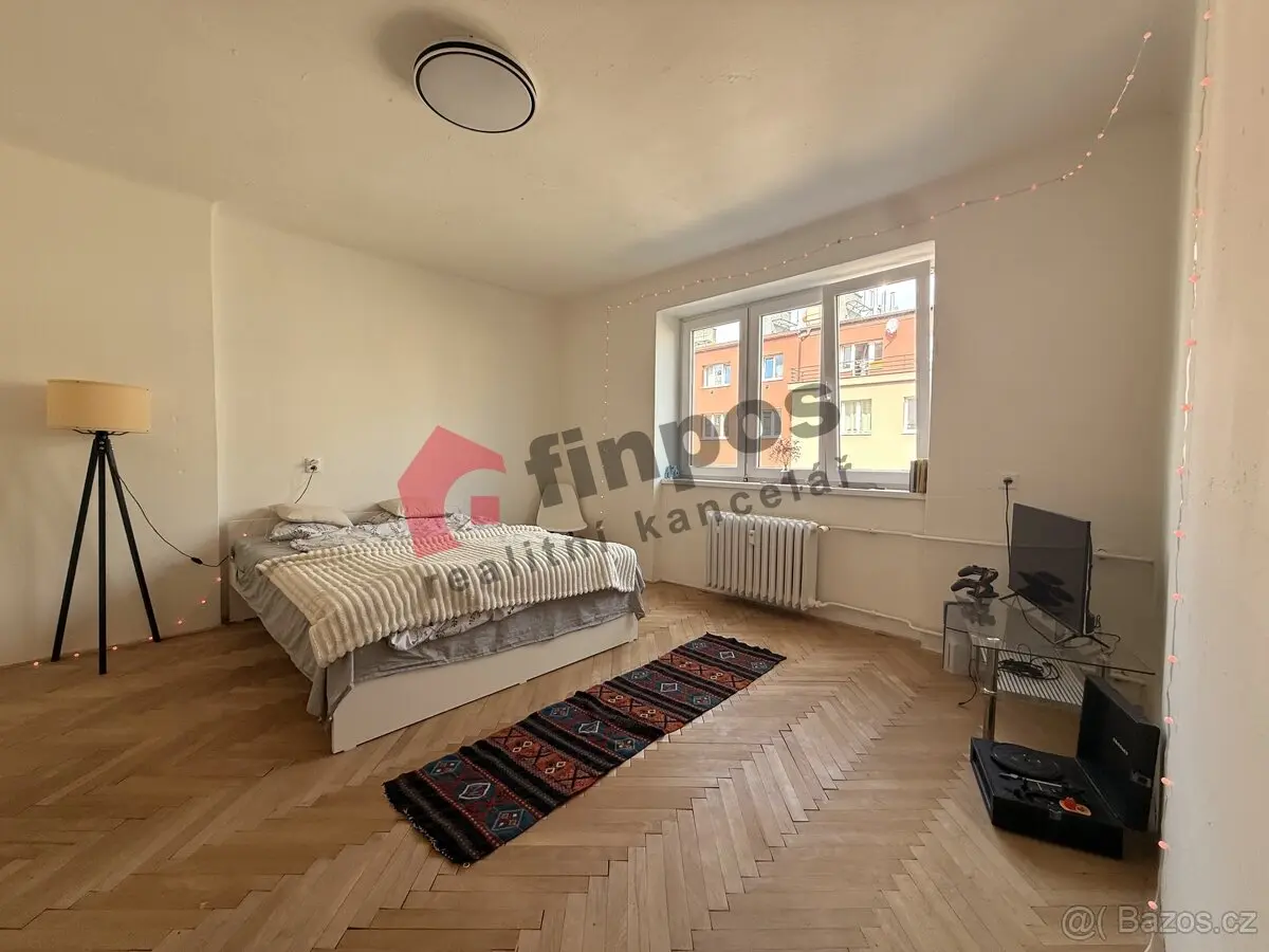 Pronájem bytu 1+1 38 m², Žižkov