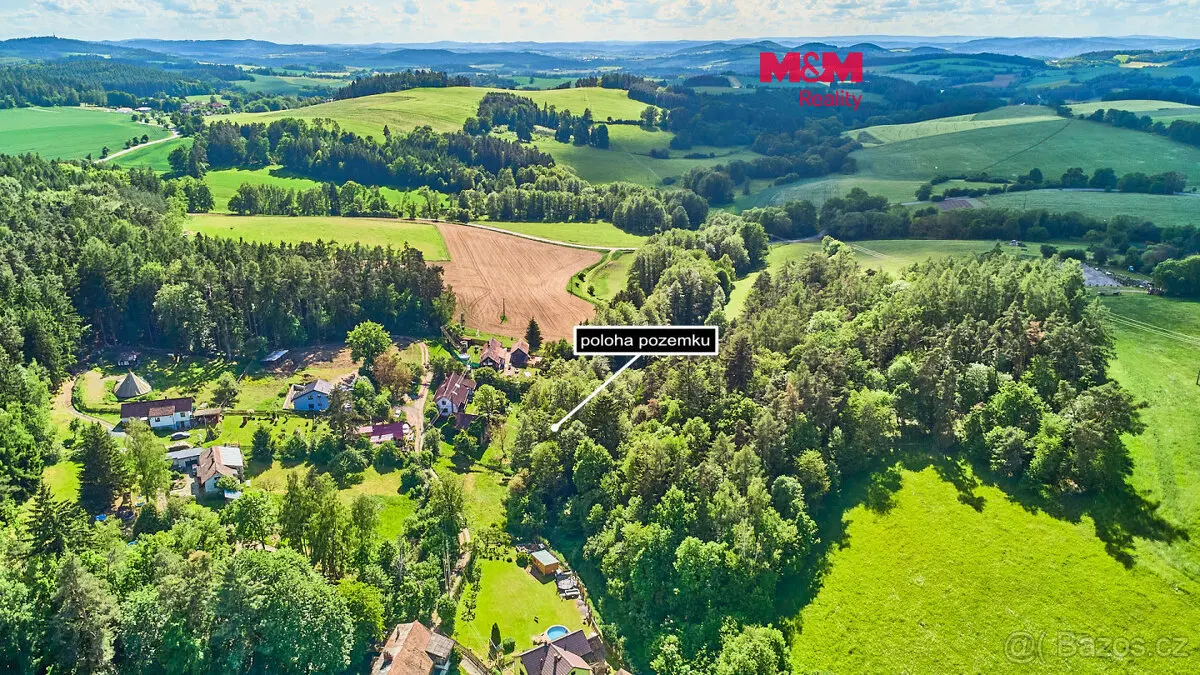 Prodej pozemku 3305 m², Benešov · 257 56
