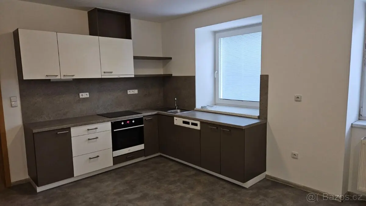 Pronájem bytu 2+kk, Benešov · 259 01