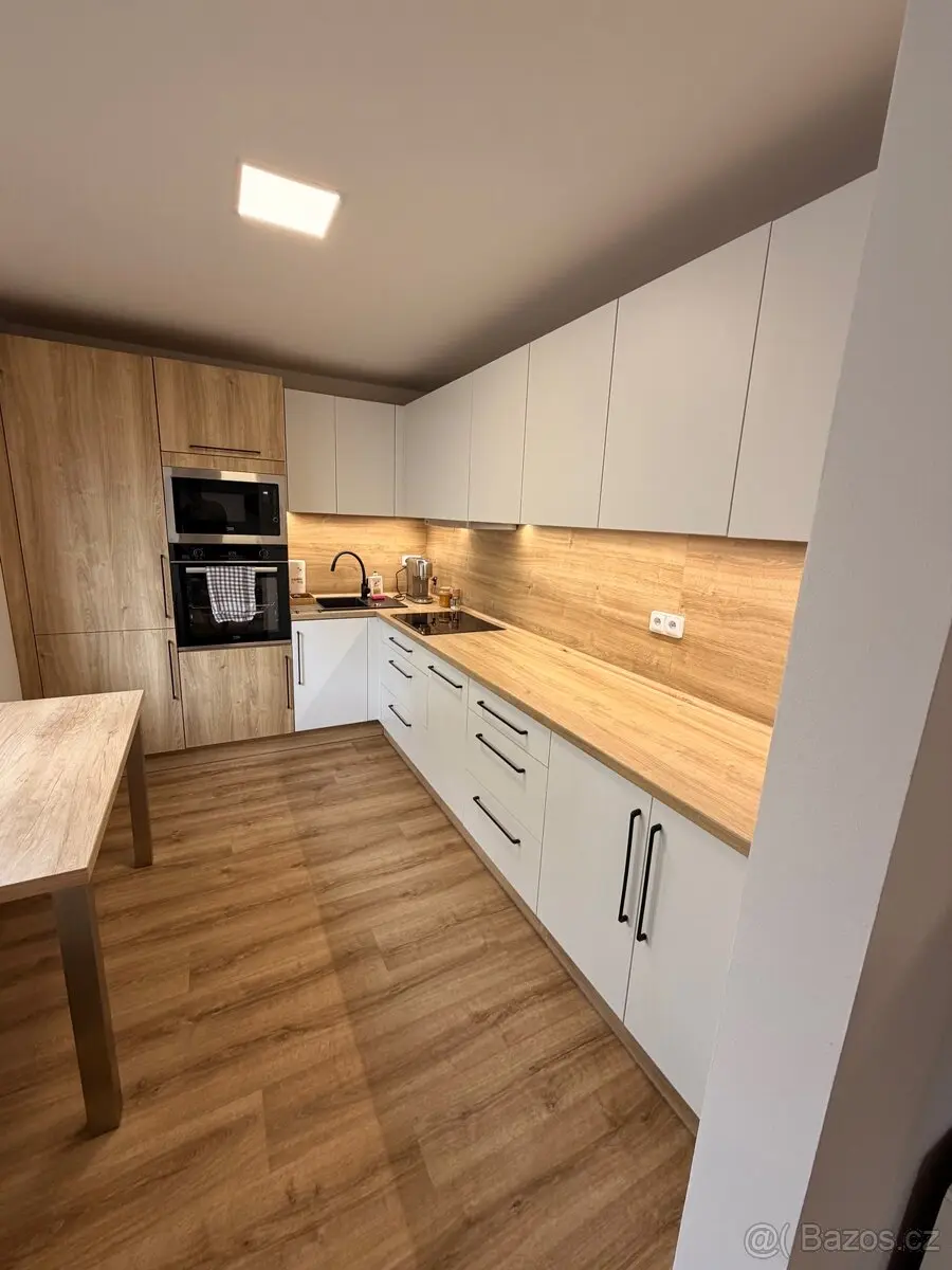 Pronájem bytu 1+kk 35 m², Uherské Hradiště · 687 25