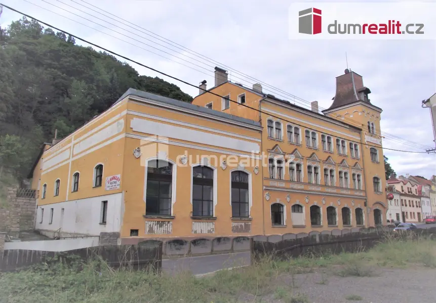 Prodej komerčního prostoru 1600 m², nám. Republiky · Horní Slavkov