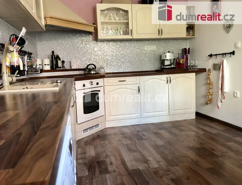 Prodej bytu 3+1 77 m², Javorová · Nová Ves u Teplic · Teplice