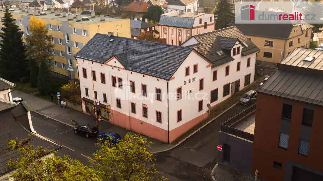 Prodej komerčního prostoru 1115 m², Palackého · Nový Bor