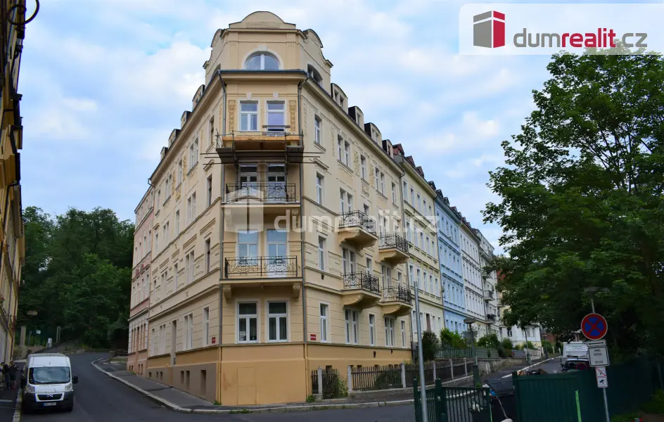 Prodej bytu 1+kk 25 m², Tylova · Karlovy Vary