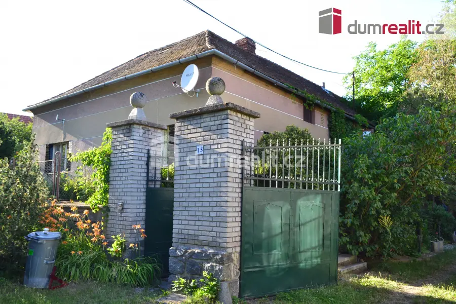 Prodej domu 1363 m², Dublovice