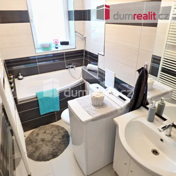 Prodej bytu 3+1 60 m², Rovné pod Řípem · Krabčice