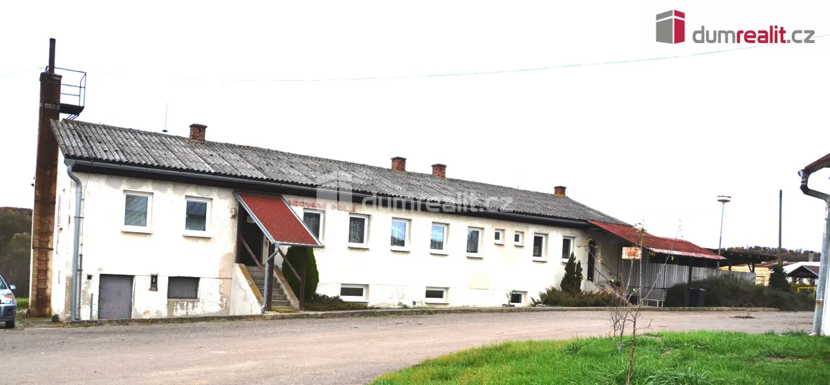 Prodej komerčního prostoru 452 m², Doubravy