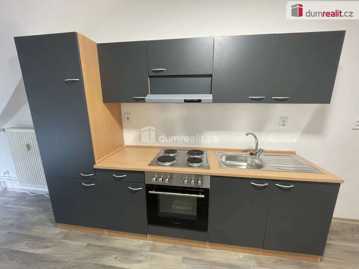 Prodej bytu 3+1 86 m², Vysoký Chlumec