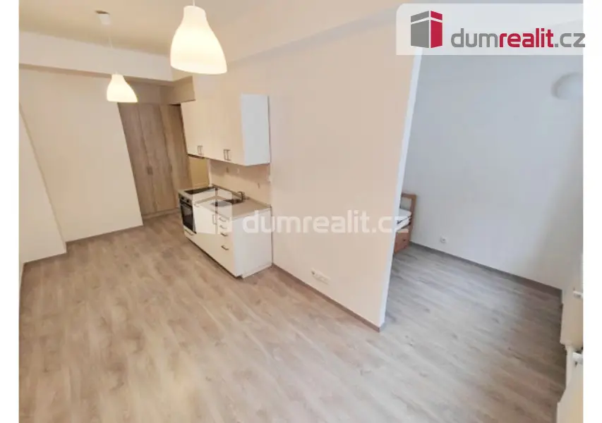 Pronájem bytu 2+kk 34 m², náměstí Interbrigády · Bubeneč