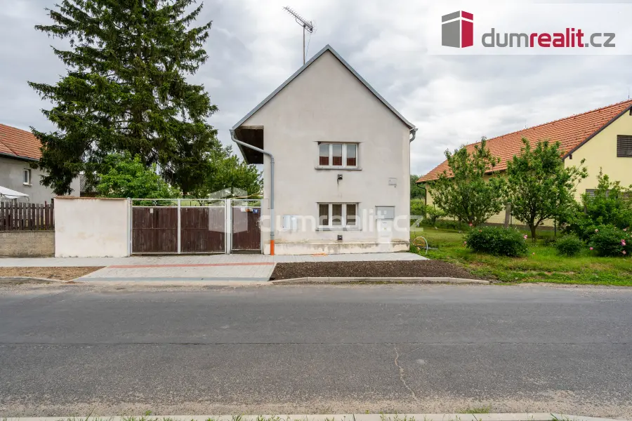 Prodej domu, –