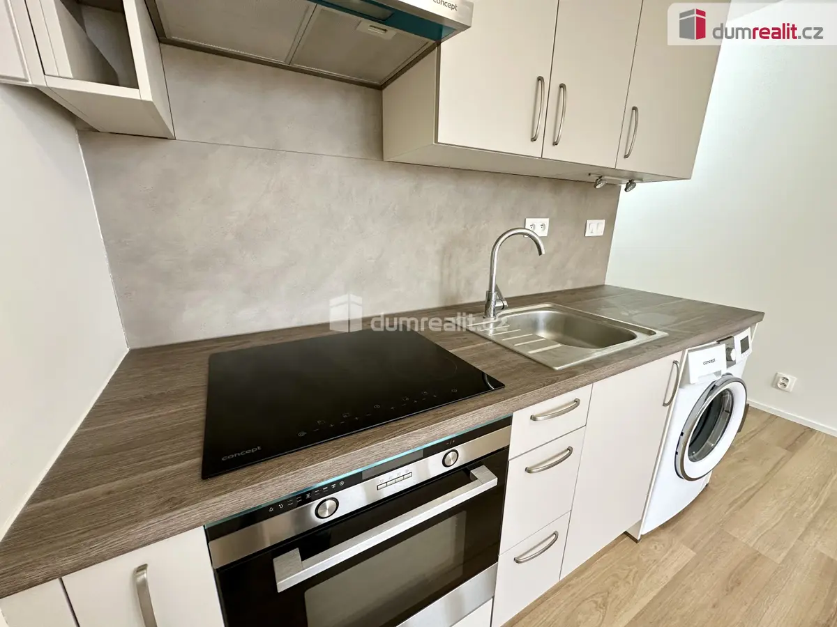 Pronájem bytu 1+kk 20 m², Jungmannova · Ostrov nad Ohří · Ostrov