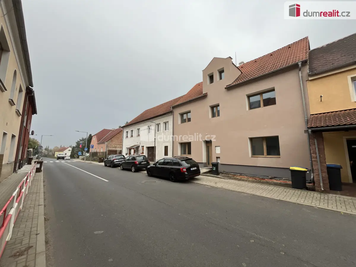 Pronájem domu 204 m², –