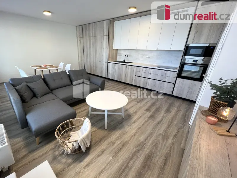 Pronájem bytu 2+kk 68 m², K Vystrkovu · Modřany
