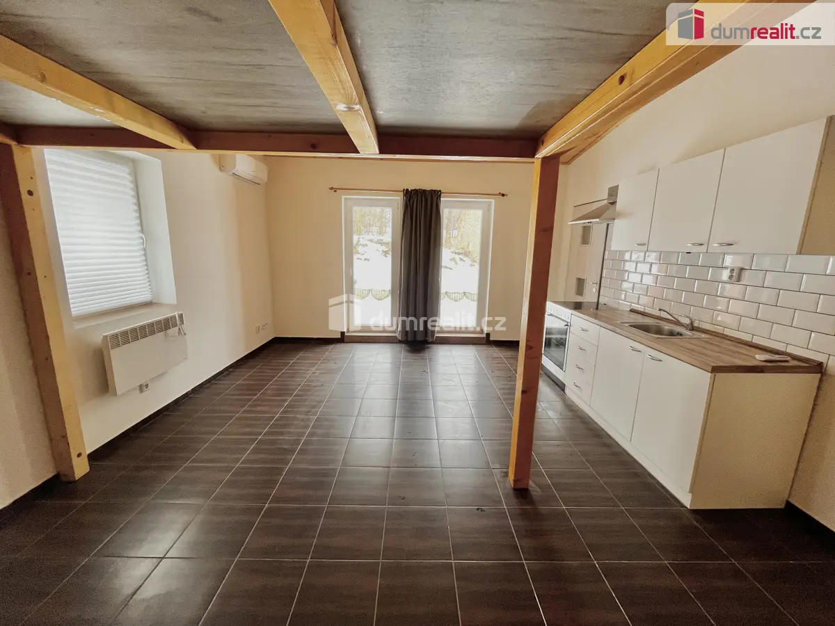 Pronájem bytu 1+kk 30 m², Českolipská · Verneřice
