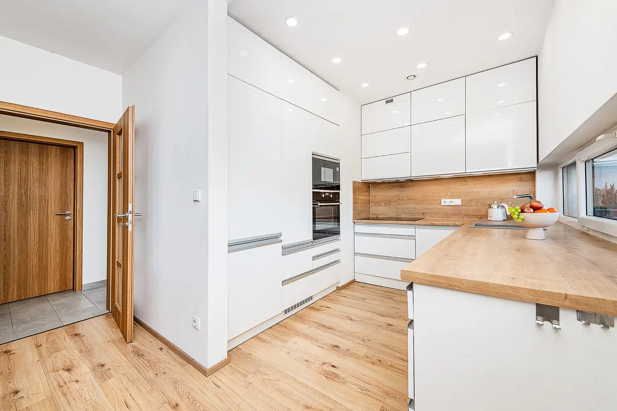 Prodej bytu 2+kk 67 m², Praze 6