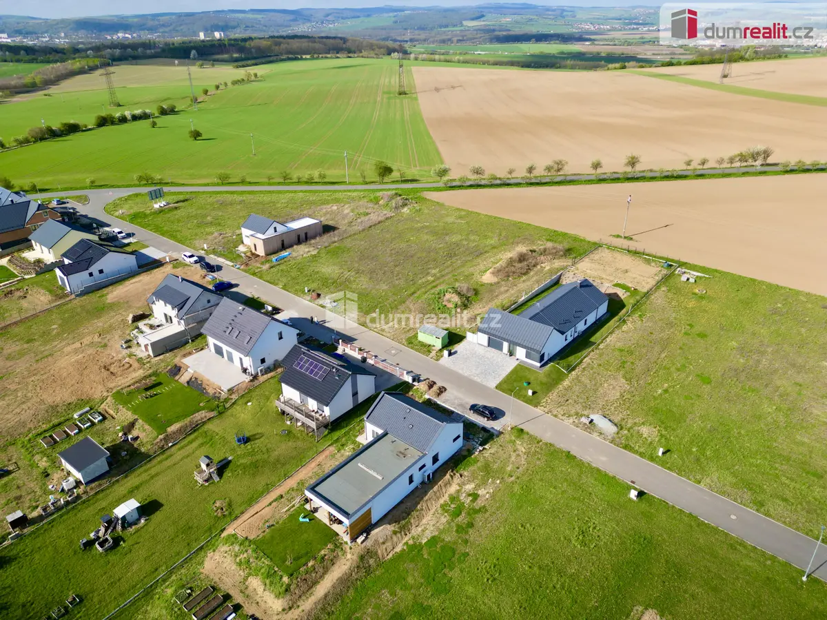 Prodej pozemku 1108 m², Machová