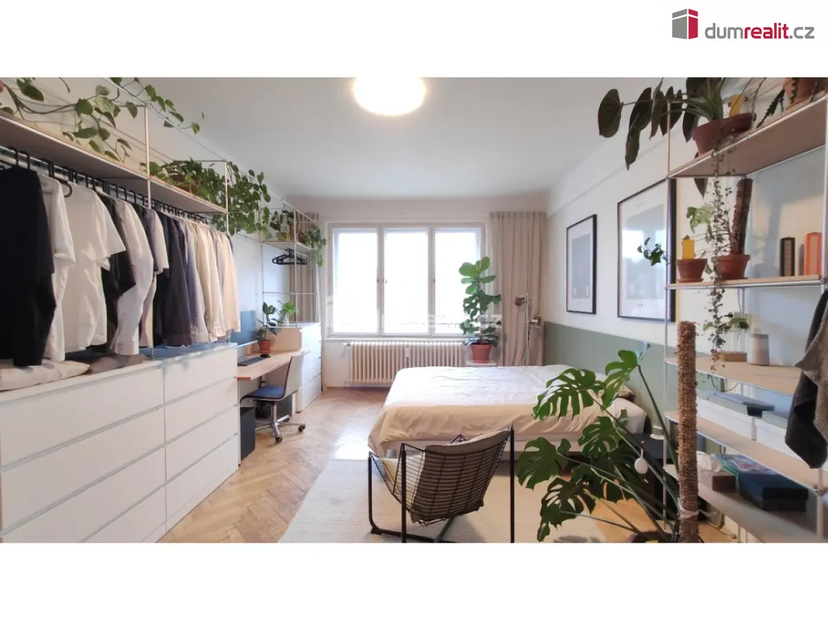 Pronájem bytu 1+kk 33 m², náměstí Interbrigády · Bubeneč