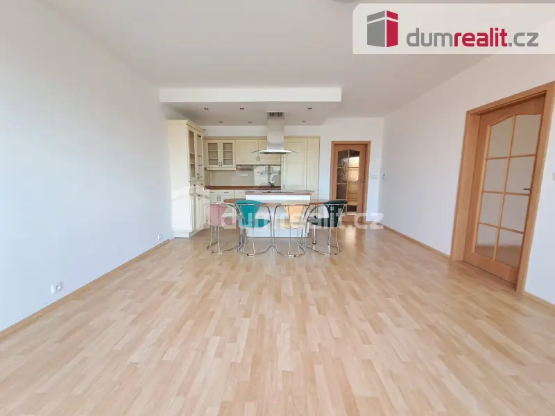 Pronájem bytu 4+kk 96 m², Na hlinách · Kobylisy