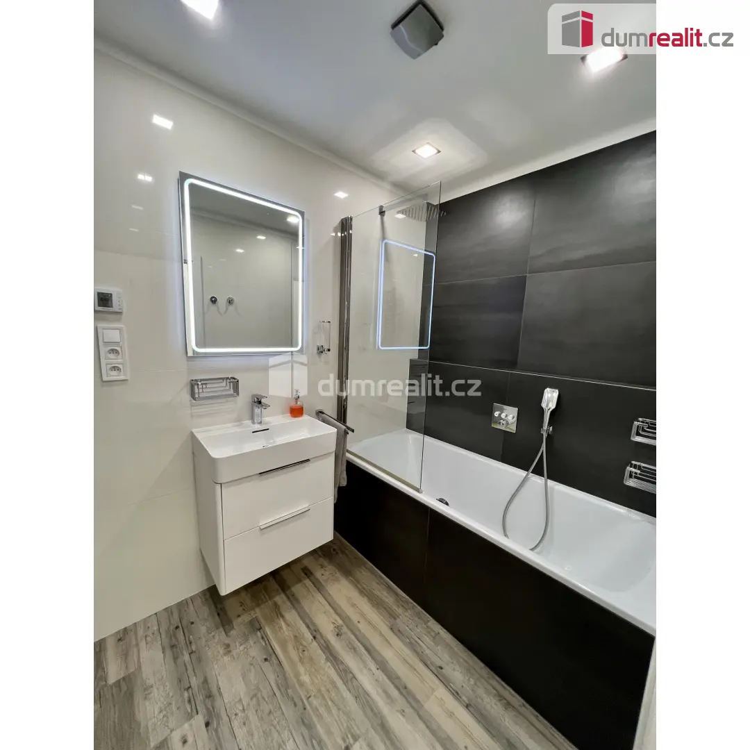 Pronájem bytu 3+1 68 m², Podlesí I · Jižní Svahy II · Zlín