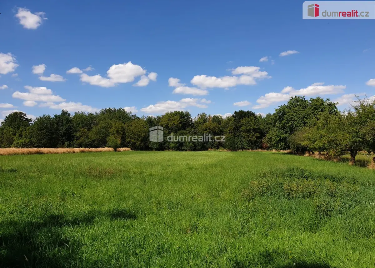 Prodej pozemku 1141 m², –