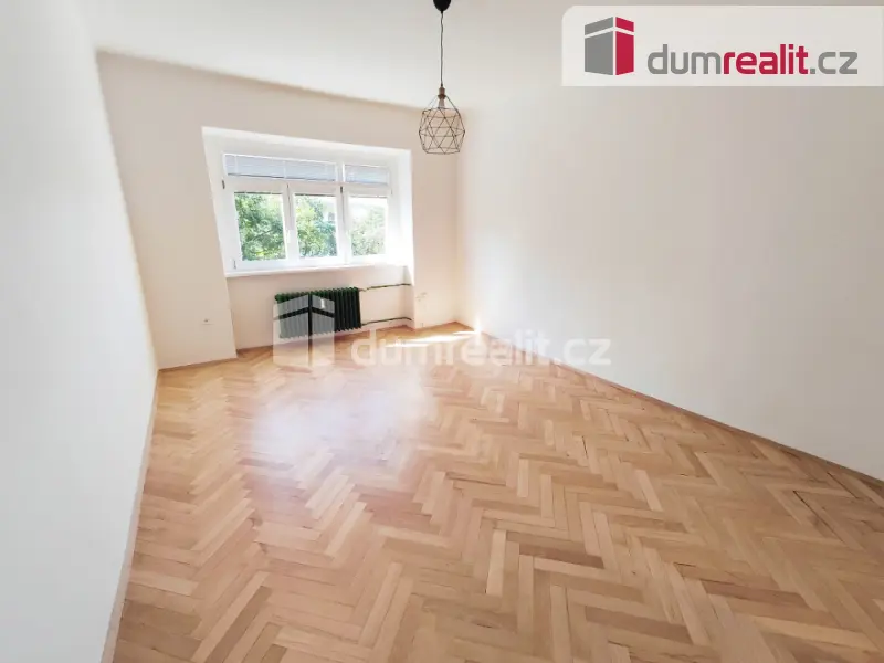 Pronájem bytu 2+1 65 m², 28. pluku · Vršovice