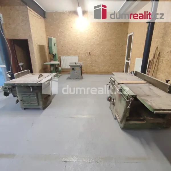 Pronájem komerčního prostoru 200 m², Janská (přibližně)