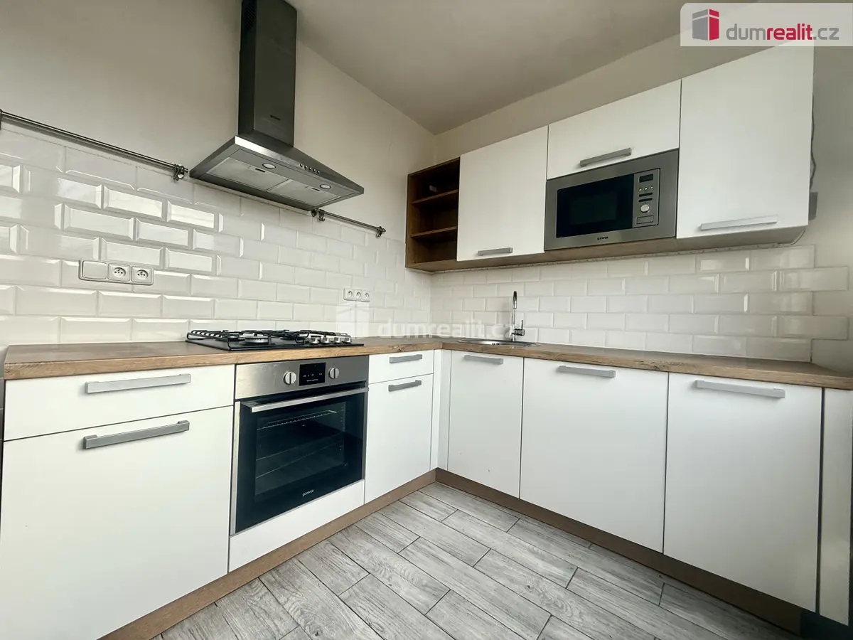 Pronájem bytu 3+1 64 m², Osvoboditelů · Lovosice