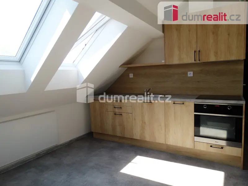 Pronájem bytu 2+kk 52 m², Vracovská · Bzenec